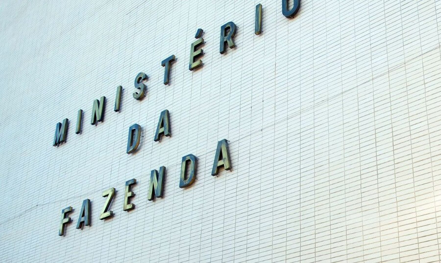 Fazenda atualiza a lista de empresas autorizadas a operar no Brasil